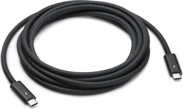 Thunderbolt 4 Pro Cable (3 m) - ONLINE ONLY